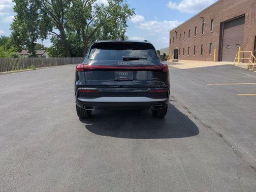 2025 Audi Q5 Premium TFSI quattro S tronic