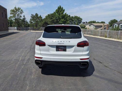 2016 Porsche Cayenne Base