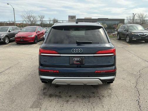 Satellite Silver Metallic 2025 Audi Q7 55 Premium Plus