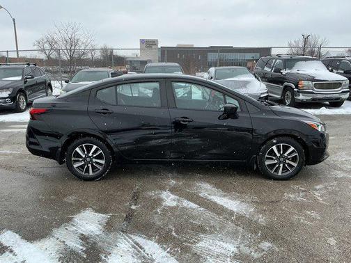 2022 Nissan Versa 1.6 SV