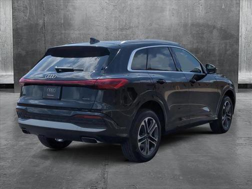 2025 Audi Q5 Premium