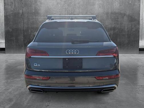2022 Audi Q5 45 S line Premium