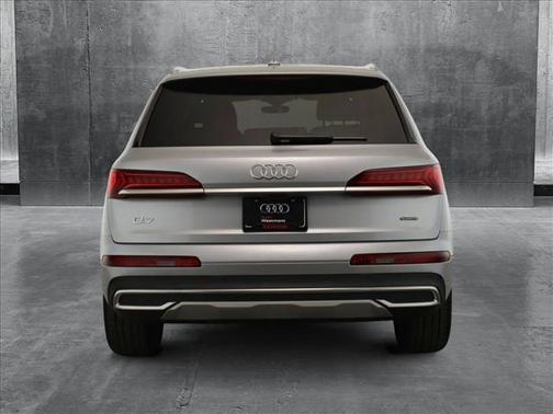 2022 Audi Q7 45 Premium