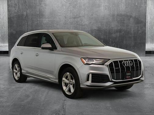 2022 Audi Q7 45 Premium