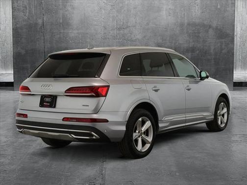 2022 Audi Q7 45 Premium