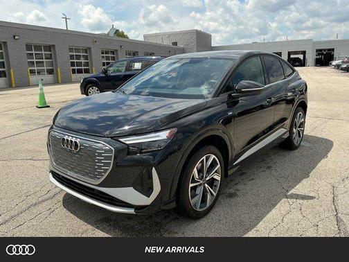 Mythos Black Metallic 2023 Audi Q4 e-tron Premium 50 quattro