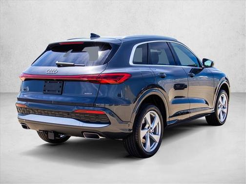 Tambora Gray Metallic 2026 Audi Q5 Premium Plus TFSI quattro S tronic