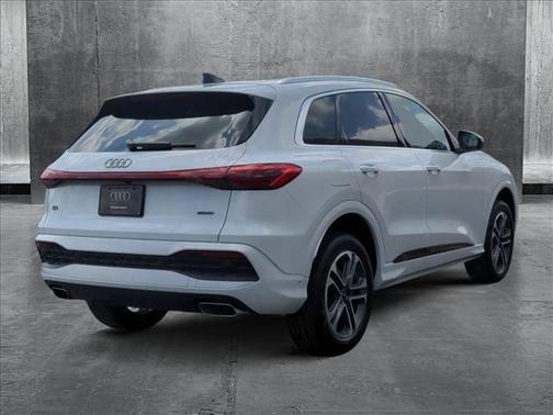 2025 Audi Q5 Premium