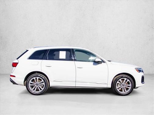2025 Audi Q7 55 Premium Plus