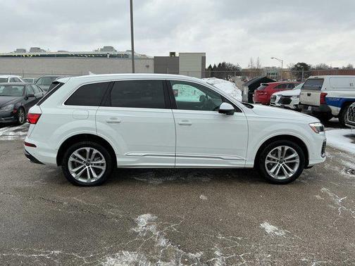 2025 Audi Q7 55 Premium Plus