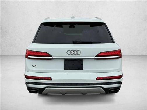 2025 Audi Q7 55 Premium Plus