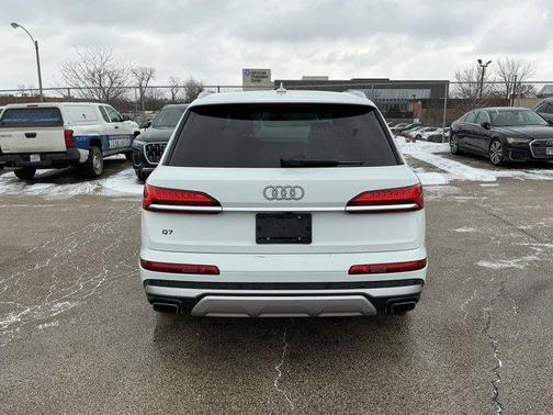 2025 Audi Q7 55 Premium Plus