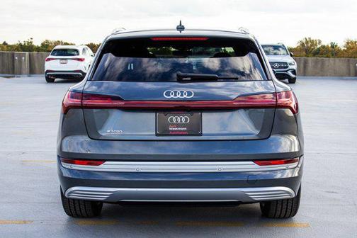 2019 Audi e-tron Premium Plus