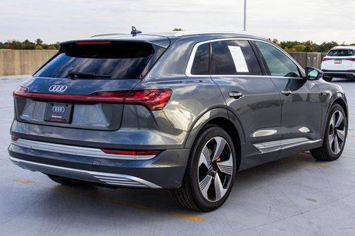 2019 Audi e-tron Premium Plus