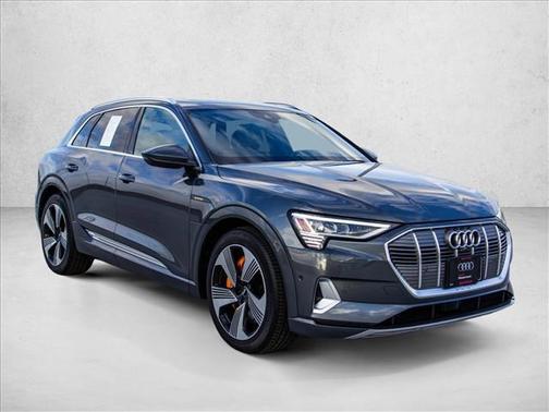 2019 Audi e-tron Premium Plus