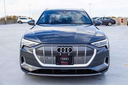 2019 Audi e-tron Premium Plus