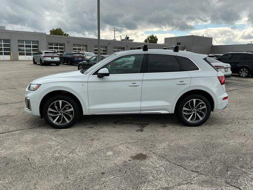 Glacier White Metallic 2023 Audi Q5 45 S line Premium