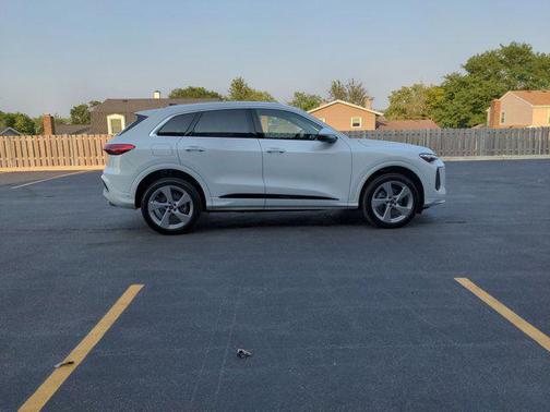 2025 Audi Q5 Premium Plus