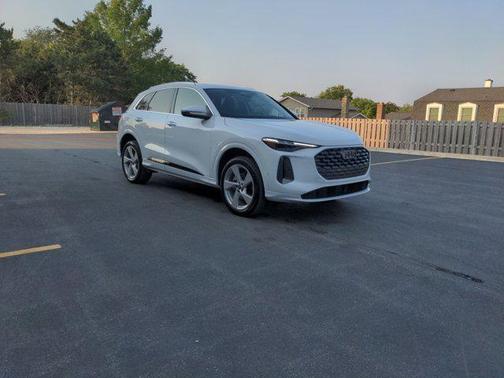 2025 Audi Q5 Premium Plus