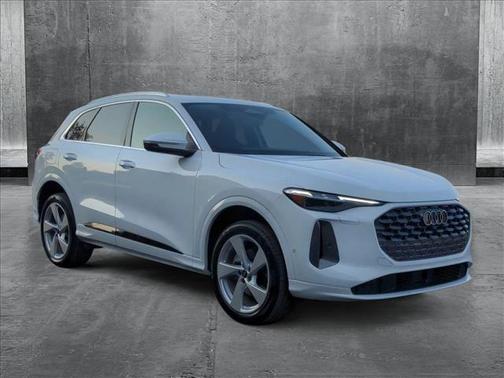 2025 Audi Q5 Premium Plus