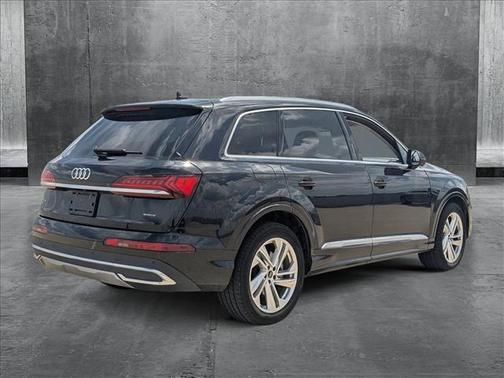 2023 Audi Q7 55 Premium Plus