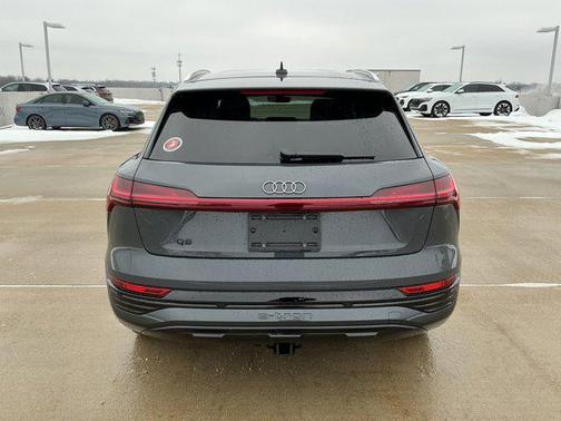 2024 Audi Q8 e-tron Premium Plus