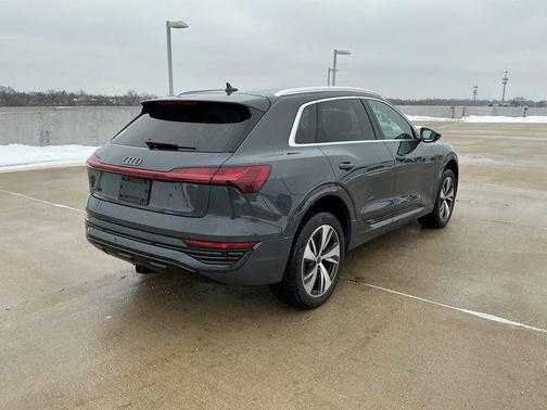 2024 Audi Q8 e-tron Premium Plus