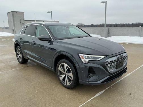 2024 Audi Q8 e-tron Premium Plus