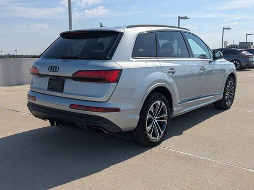 2025 Audi Q7 45 Premium Plus