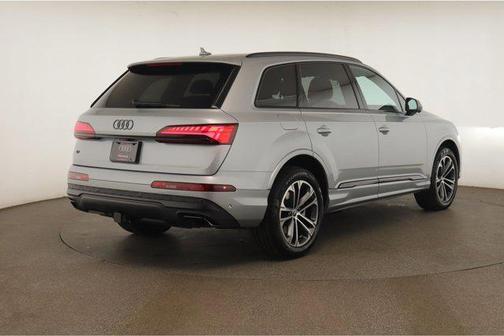 2025 Audi Q7 45 Premium Plus