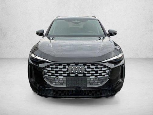 Mythos Black Metallic 2025 Audi Q5 Premium TFSI quattro S tronic