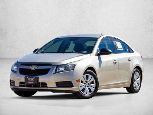 Champagne Silver Metallic 2013 Chevrolet Cruze LS