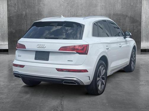 2022 Audi Q5 45 S line Premium Plus