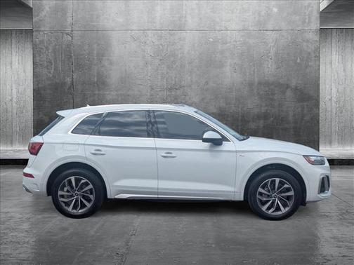 2022 Audi Q5 45 S line Premium Plus