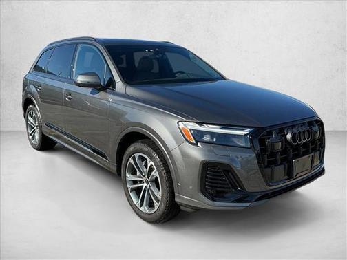 2025 Audi Q7 45 Premium Plus