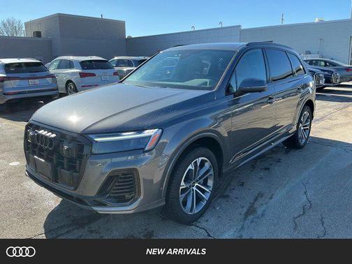 2025 Audi Q7 45 Premium Plus