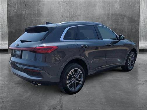 2025 Audi Q5 Premium