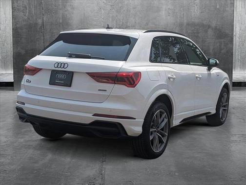 2025 Audi Q3 Premium 45 TFSI S line quattro Tiptronic