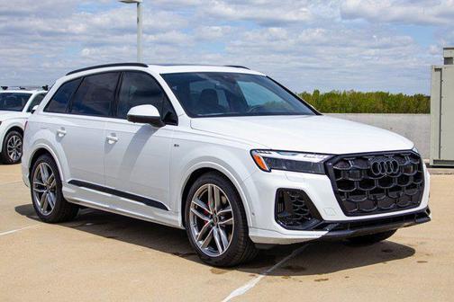 Glacier White Metallic 2026 Audi Q7 55 Prestige