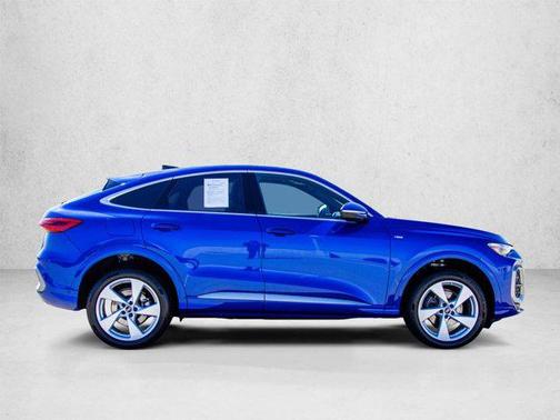 Ultra Blue Metallic 2025 Audi Q5 Premium Plus TFSI quattro S tronic