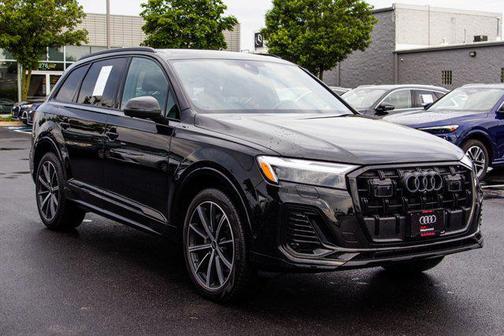 Mythos Black Metallic 2025 Audi Q7 45 Premium Plus