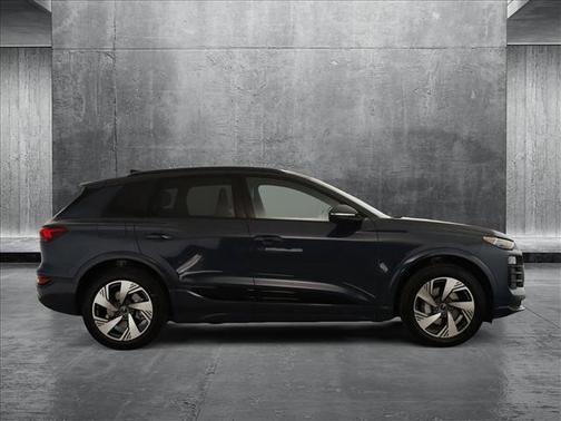 2025 Audi Q6 e-tron Premium Plus quattro