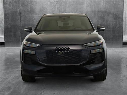 2025 Audi Q6 e-tron Premium Plus quattro