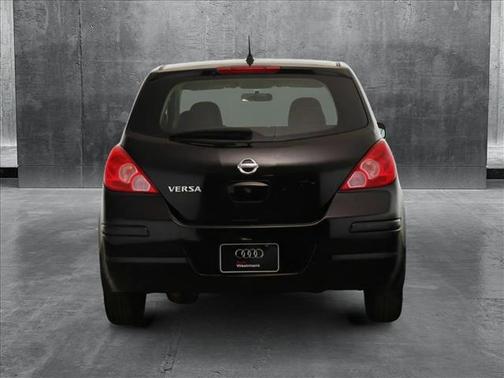 2010 Nissan Versa 1.8 S