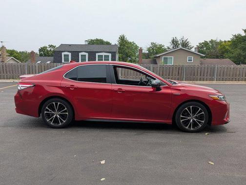 2020 Toyota Camry SE