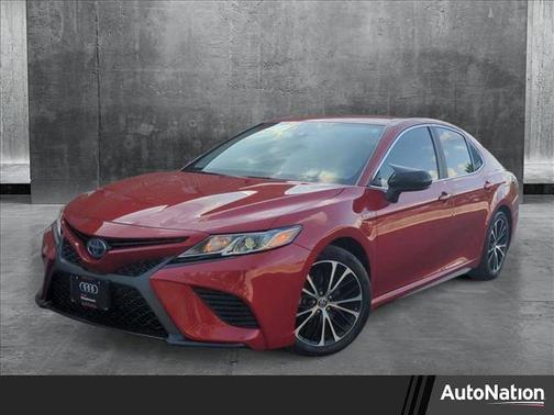 2020 Toyota Camry SE