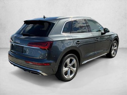 Daytona Gray Pearl Effect 2023 Audi Q5 45 S line Premium Plus