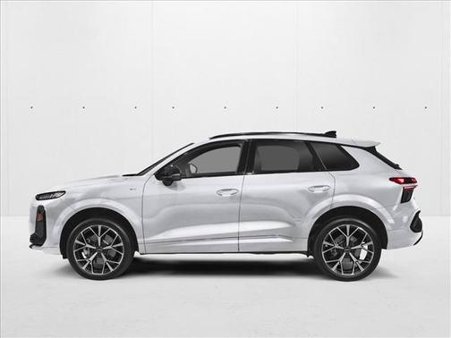 Glacier White Metallic 2026 Audi Q3 TFSI quattro S tronic
