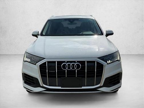 Glacier White Metallic 2023 Audi Q7 55 Premium