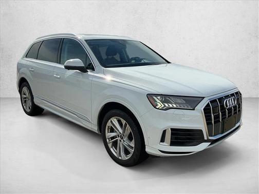 Glacier White Metallic 2023 Audi Q7 55 Premium